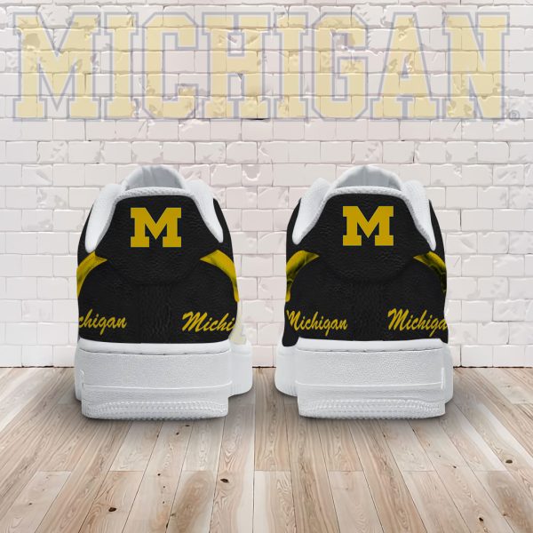 Michigan Wolverines Football AF1 Sneaker - GNE 543